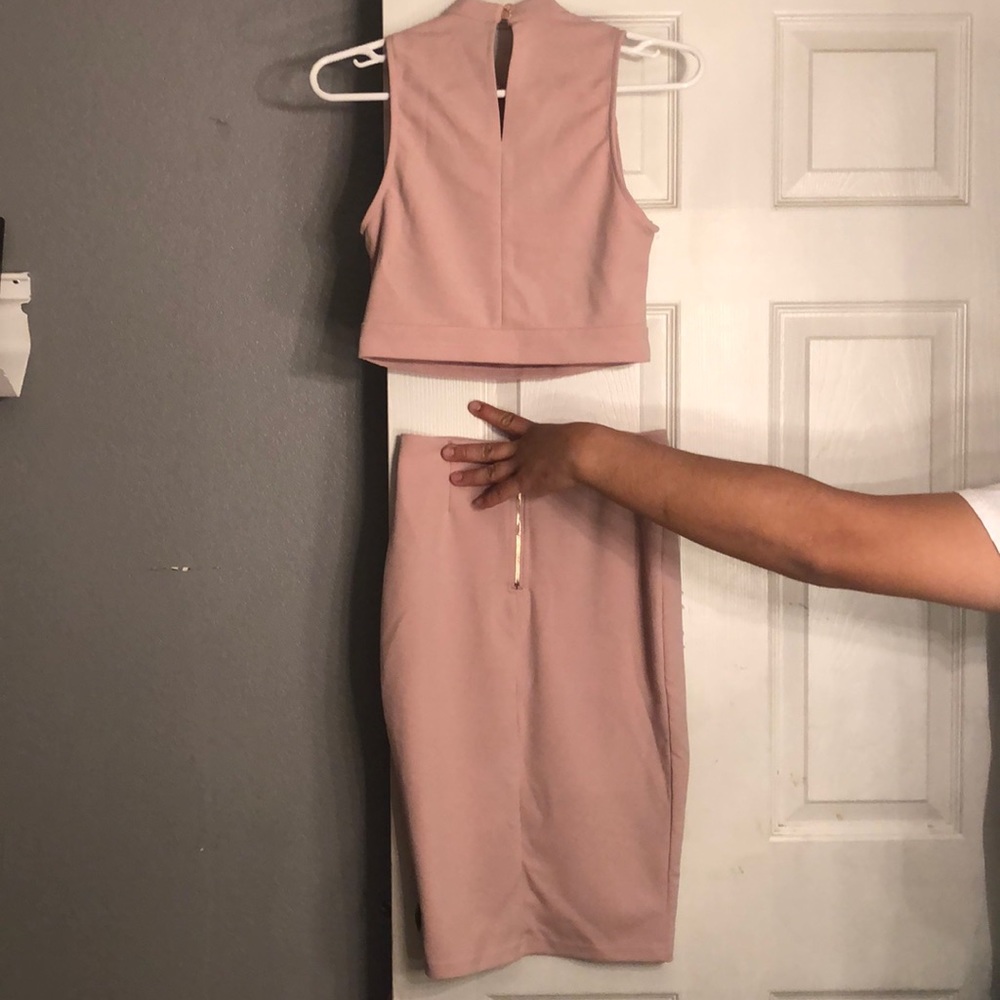 Dress - Picture 2 of 2